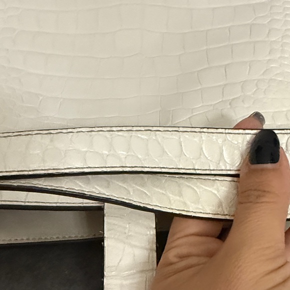 Well Loved Tory Burch White Croc-Embossed Shoulder Bag Junk Project bag - Picture 10 of 16